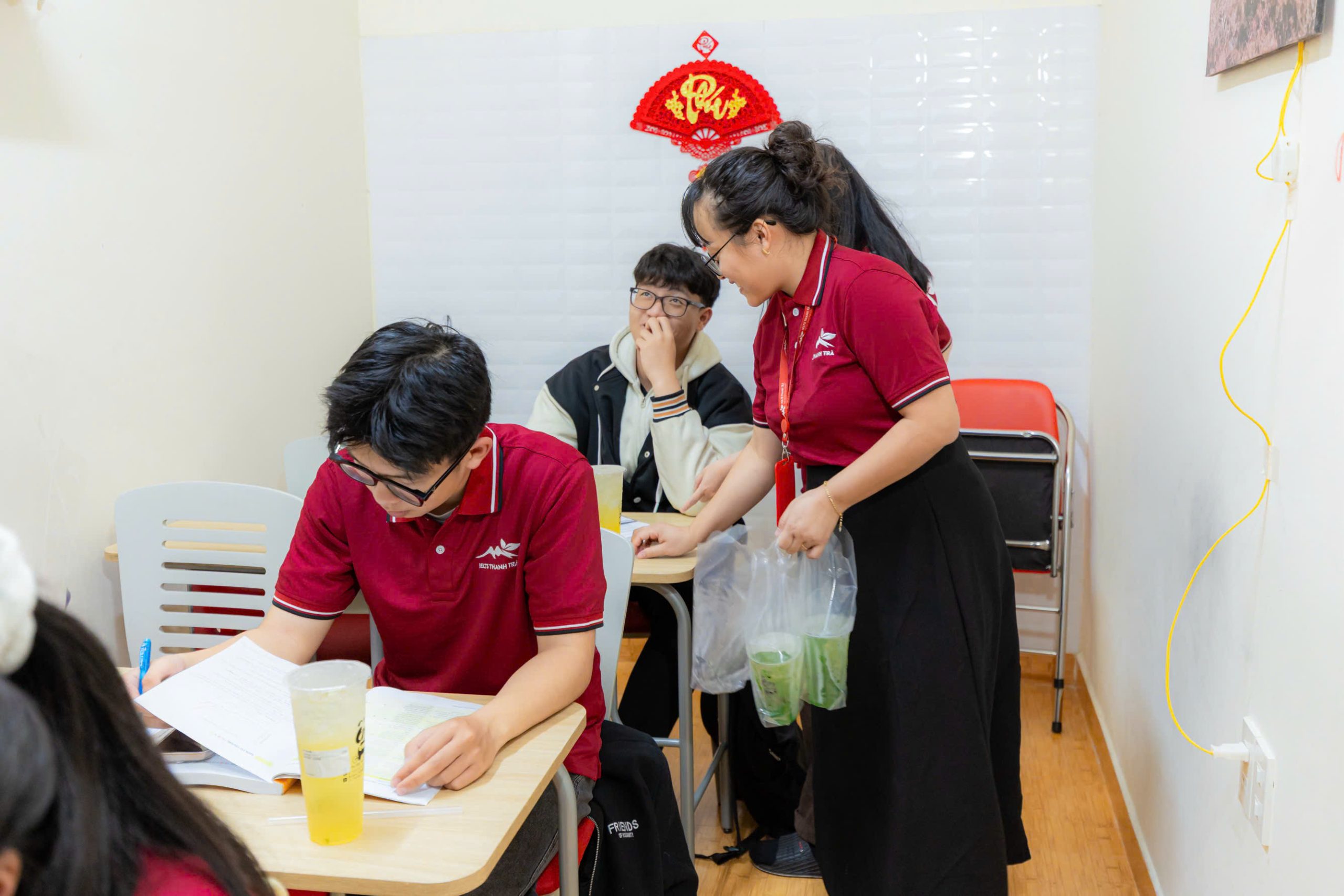 Phụ huynh đồng hành học IELTS Đà Lạt: 4 cách hỗ trợ không tạo áp lực